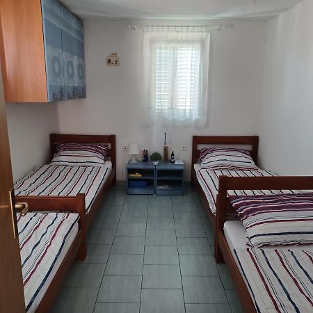 Apartmani Jakovljevic Murter Eksteriør billede