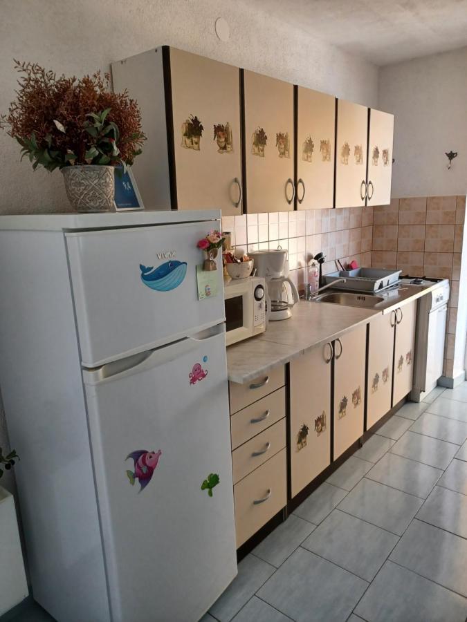 Apartmani Jakovljevic Murter Eksteriør billede