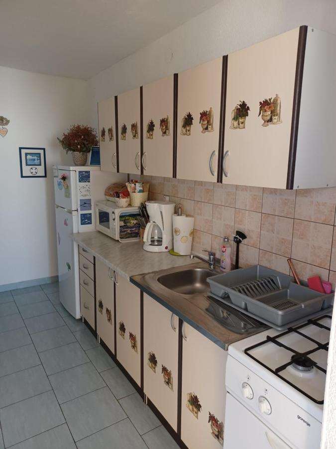 Apartmani Jakovljevic Murter Eksteriør billede